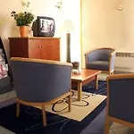 Hotel Kyriad Chantilly