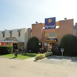 Kyriad 2*
