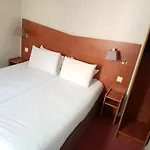 Hotel Kyriad 2*