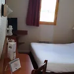 Hotel Kyriad Chantilly