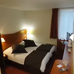 Hotel Kyriad 2*