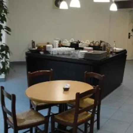 Kyriad شانتييّي