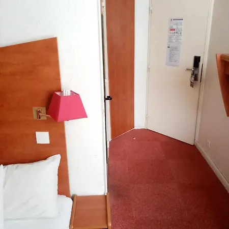 Hotel Kyriad Chantilly