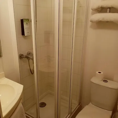 Kyriad 2* شانتييّي