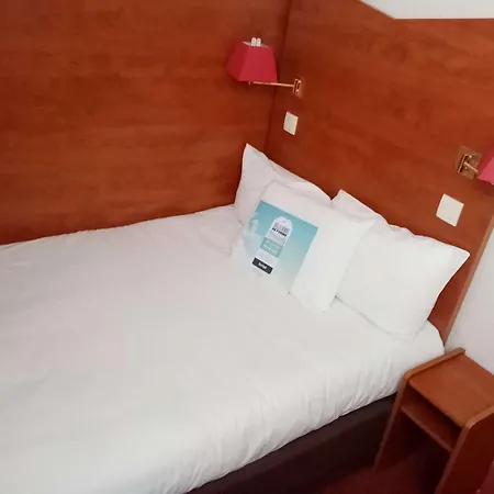 호텔 Kyriad 샹티이