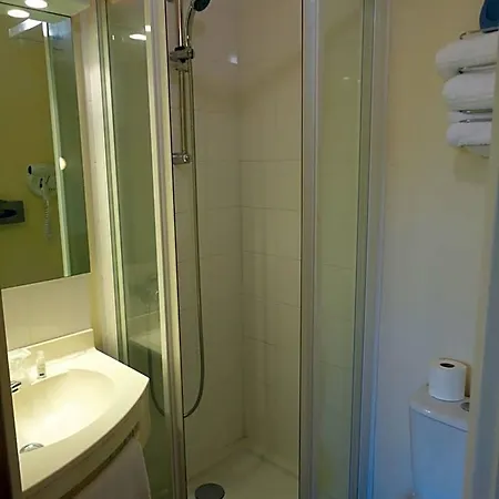 Kyriad Hotel 2*