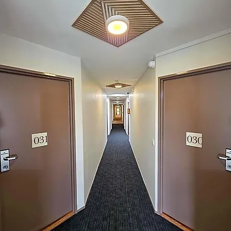 Hotel Kyriad 2*