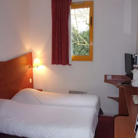 Kyriad 2* شانتييّي