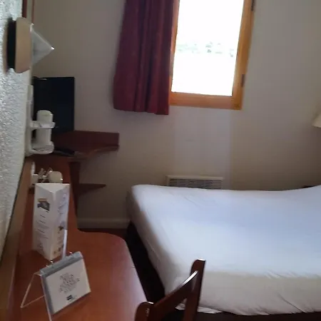 Hotel Kyriad Chantilly