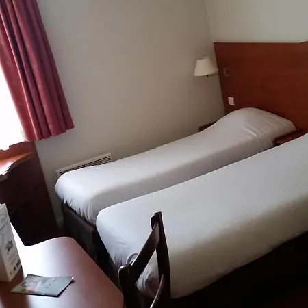 호텔 Kyriad 샹티이