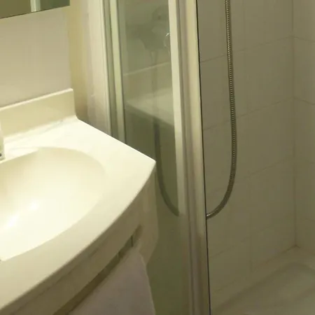 Hotel Kyriad Chantilly