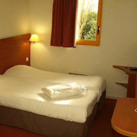 Kyriad Hotel 2*