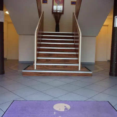 Hotel Kyriad 2*