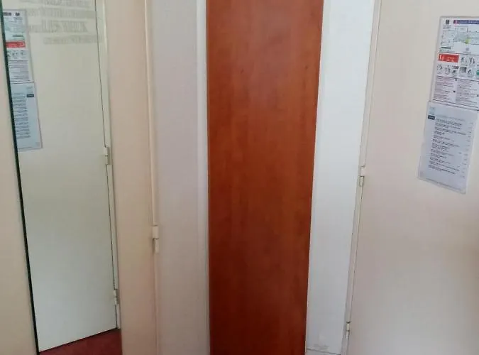 Hotel Kyriad Chantilly