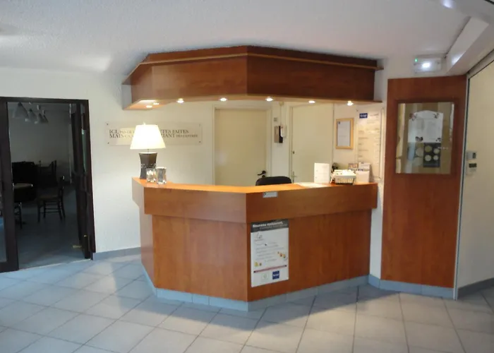 Hotel Kyriad Chantilly